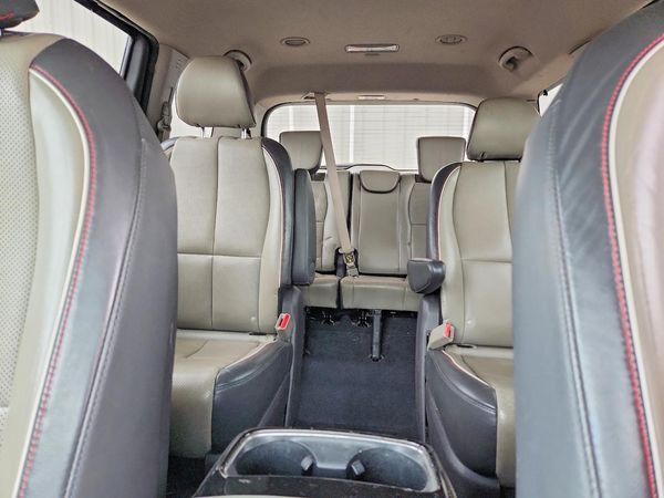 2016 KIA SEDONA