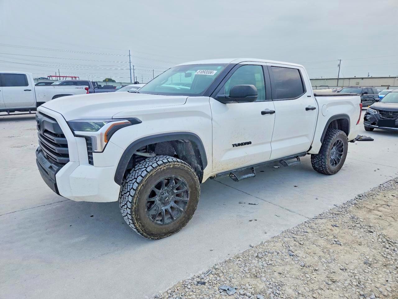 2024 TOYOTA TUNDRA SR5