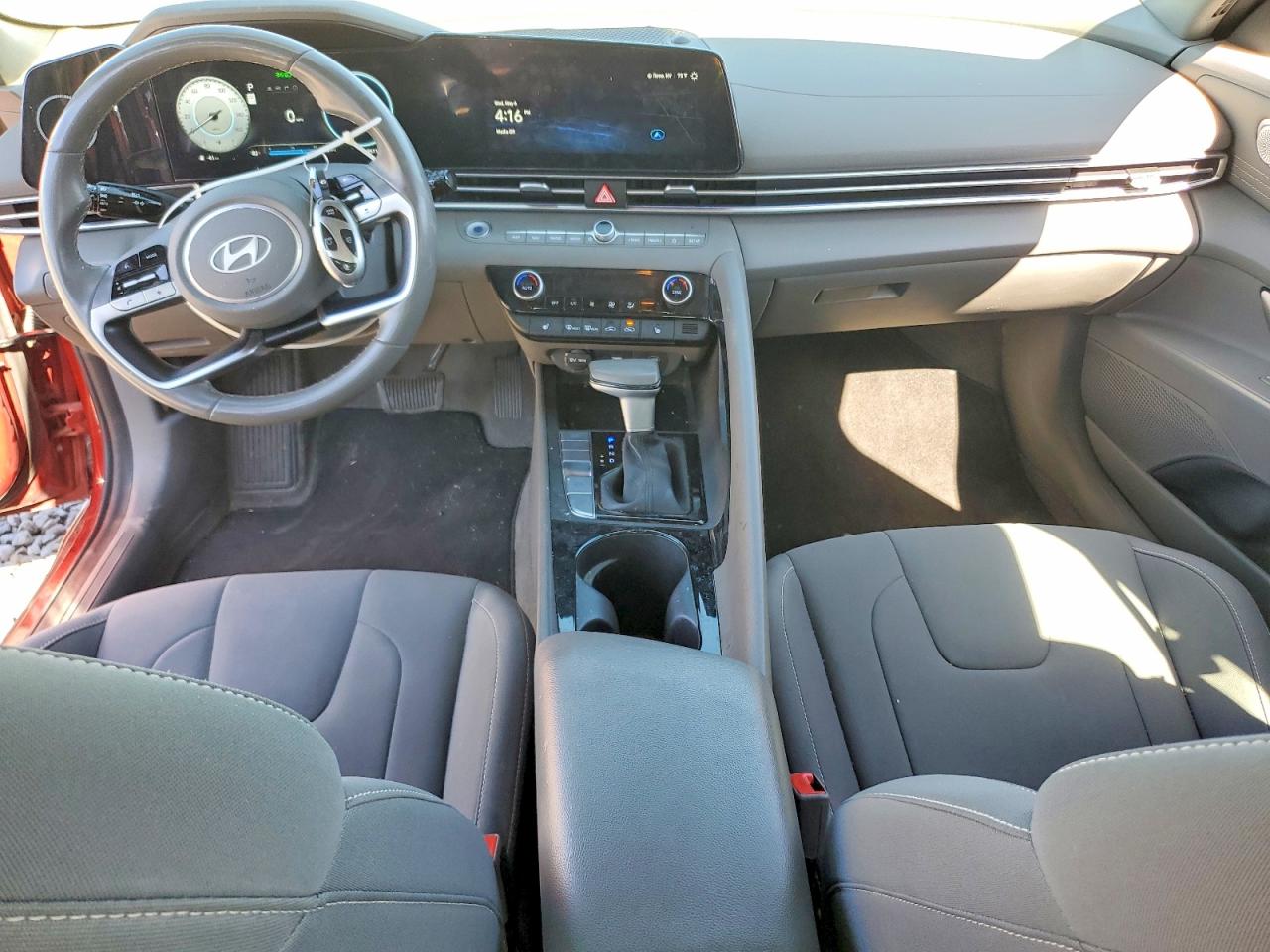 2024 HYUNDAI ELANTRA SEL w/ Convenience Pkg