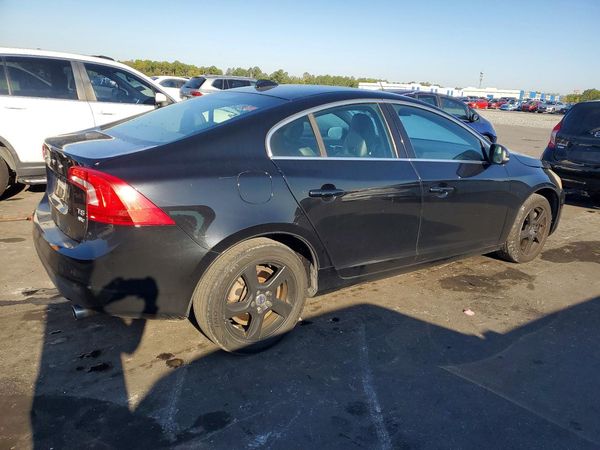 2013 VOLVO S60
