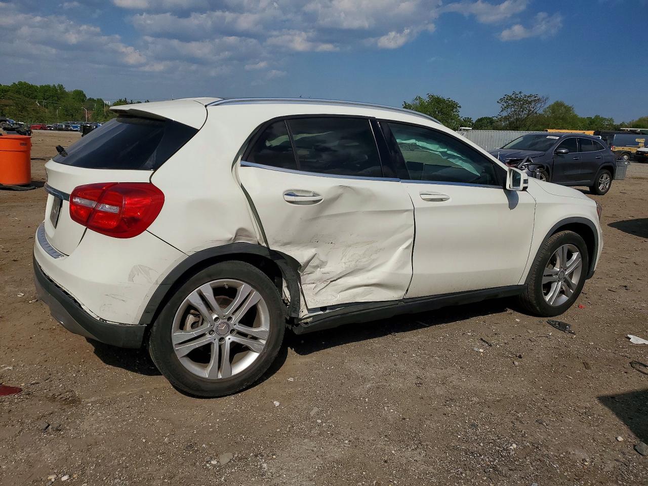 2016 MERCEDES-BENZ GLA GLA250