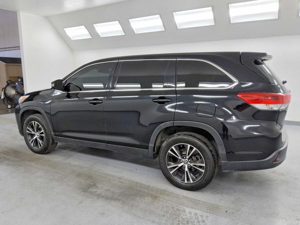 2019 TOYOTA HIGHLANDER LE