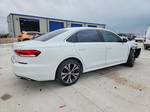 2021 VOLKSWAGEN PASSAT