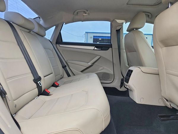 2021 VOLKSWAGEN PASSAT