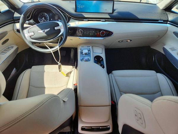2023 GENESIS GV70