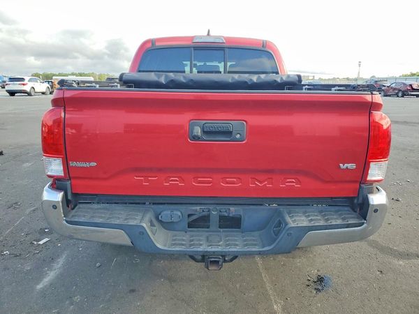 2017 TOYOTA TACOMA