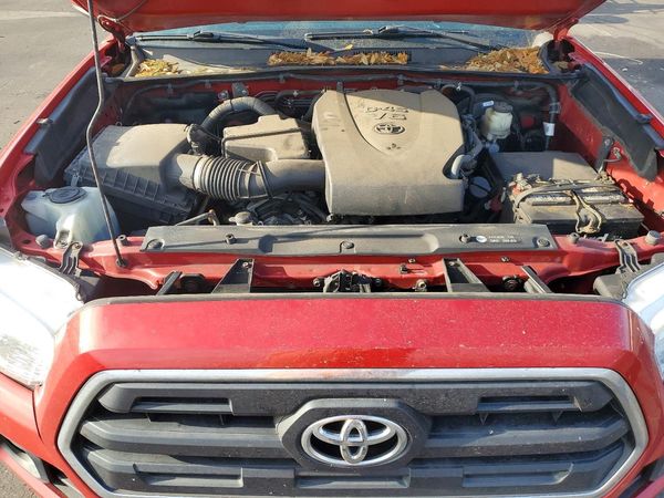 2017 TOYOTA TACOMA
