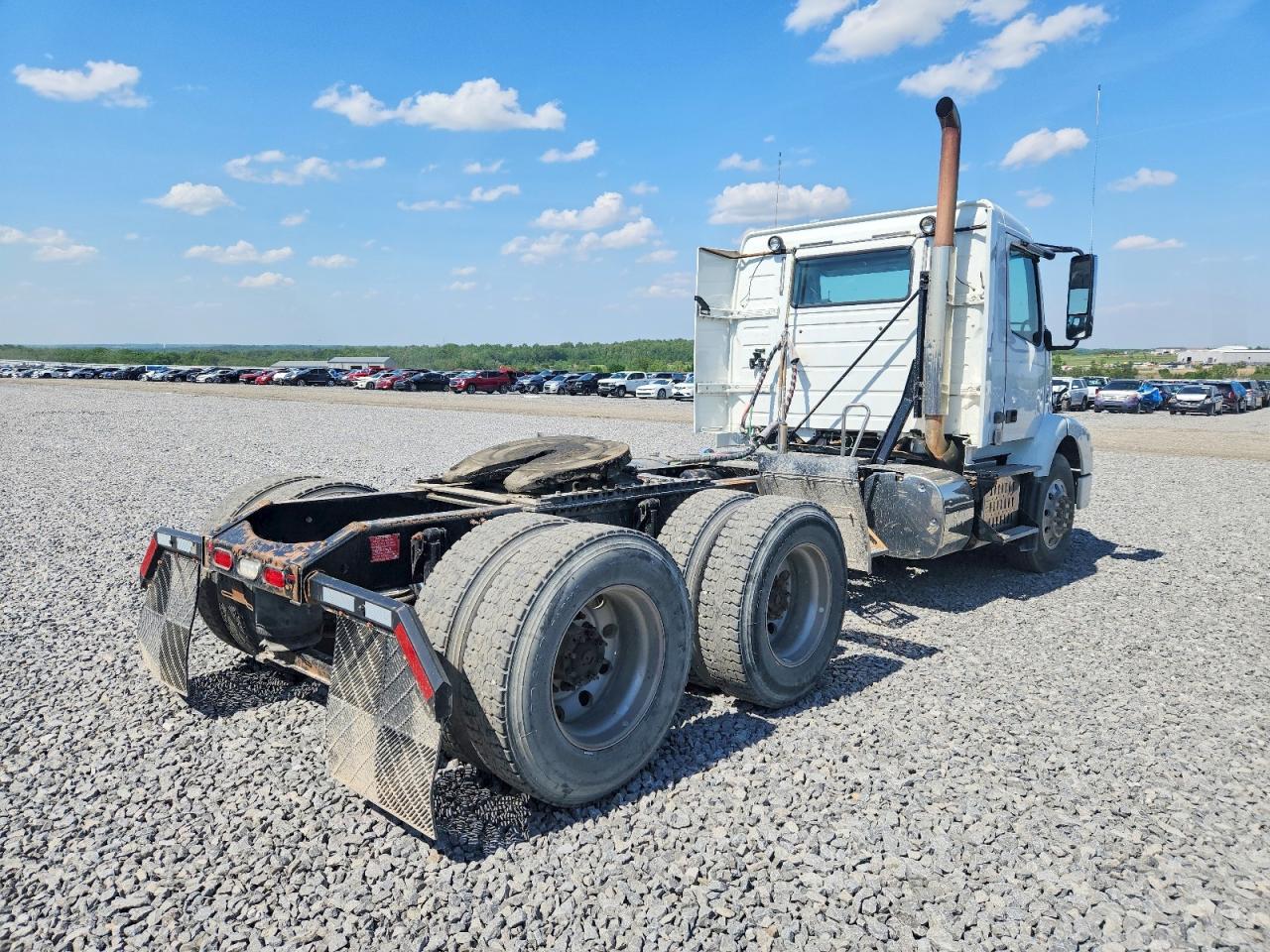 2012 VOLVO VN