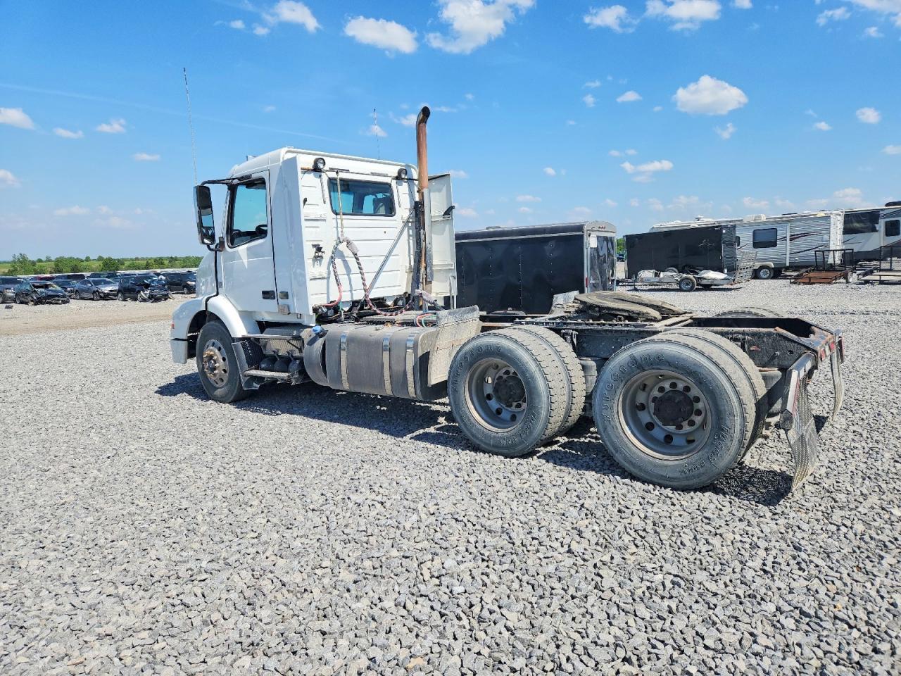 2012 VOLVO VN