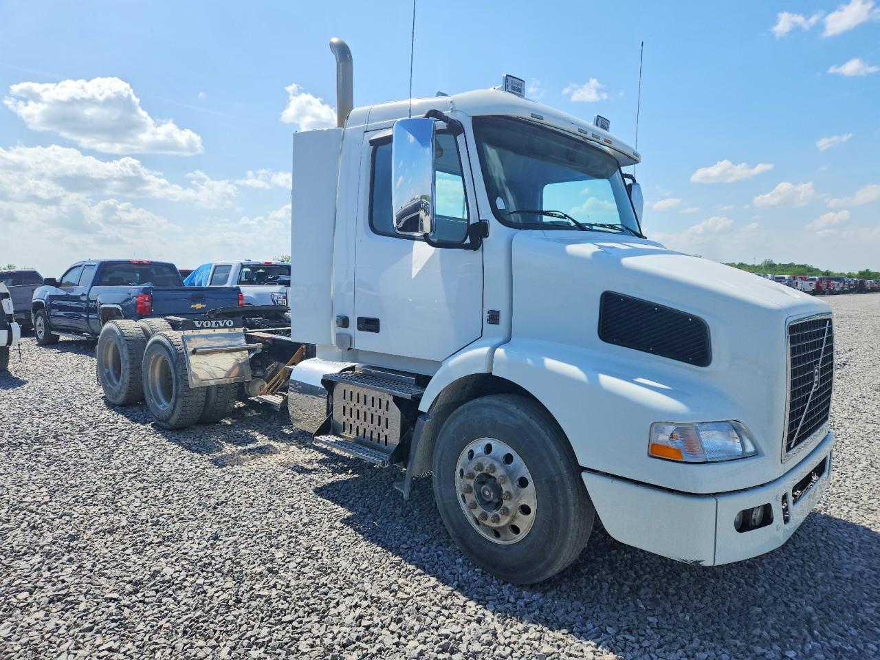 2012 VOLVO VN