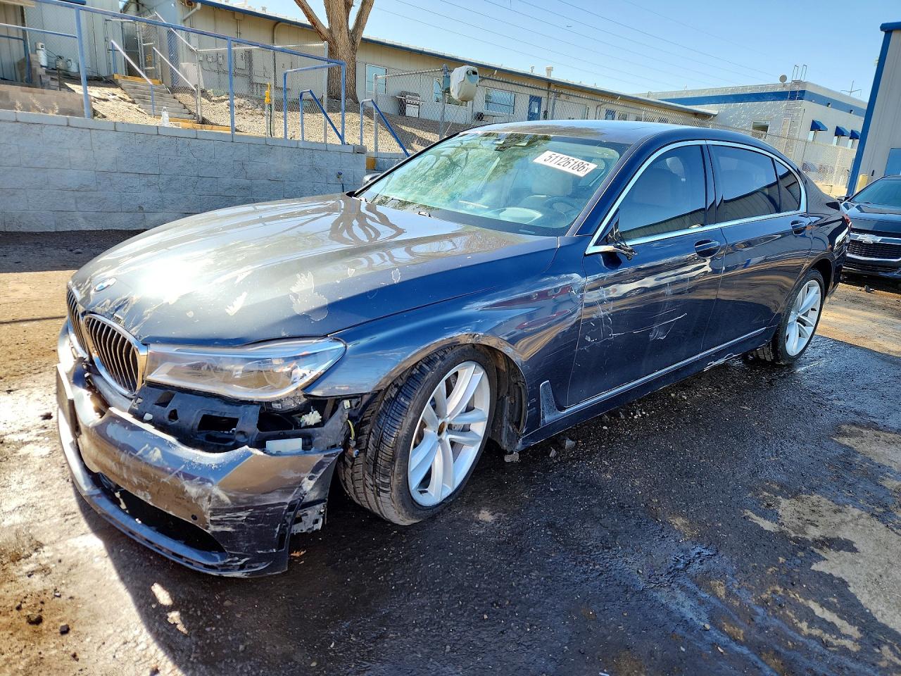 2016 BMW 750