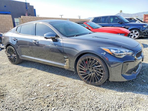 2022 KIA STINGER GT2