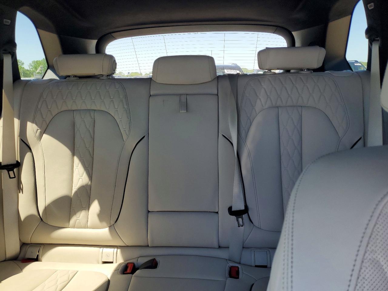 2021 BMW X5 M50i