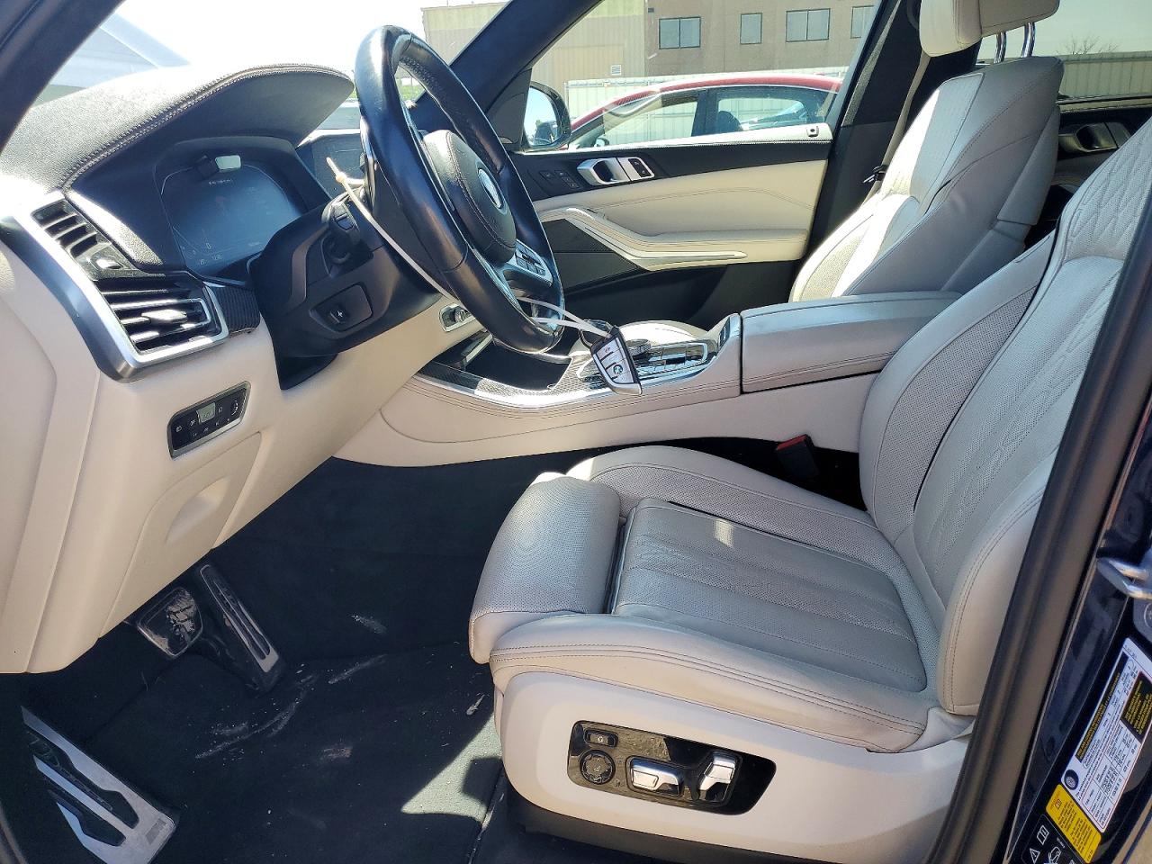 2021 BMW X5 M50i