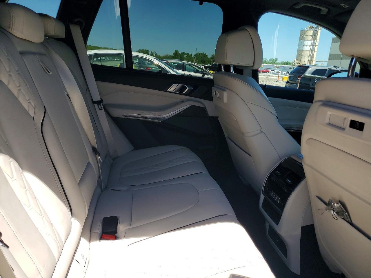 2021 BMW X5 M50i