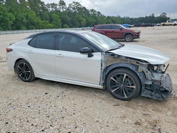 2019 TOYOTA CAMRY XSE