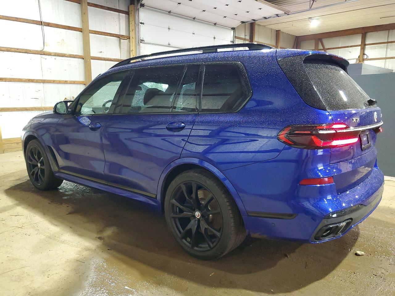 2023 BMW X7 M60i