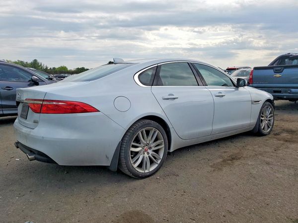 2018 JAGUAR XF Portfolio LE