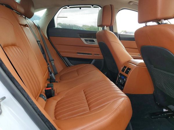 2018 JAGUAR XF Portfolio LE