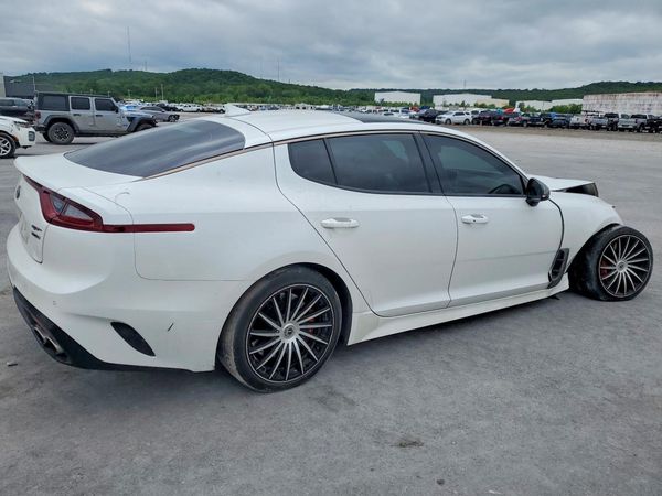 2019 KIA STINGER