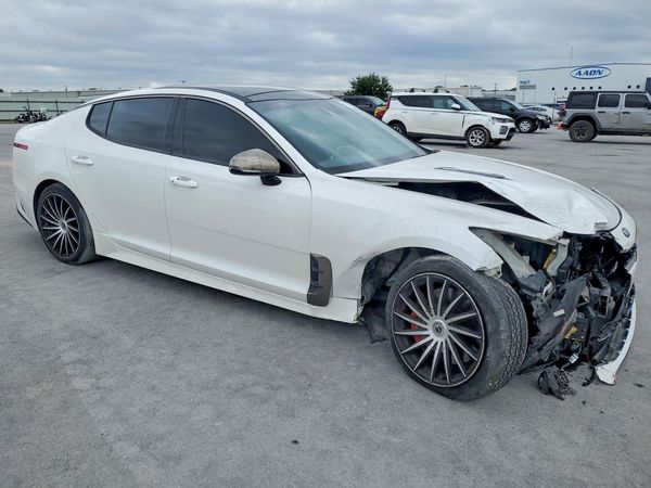 2019 KIA STINGER
