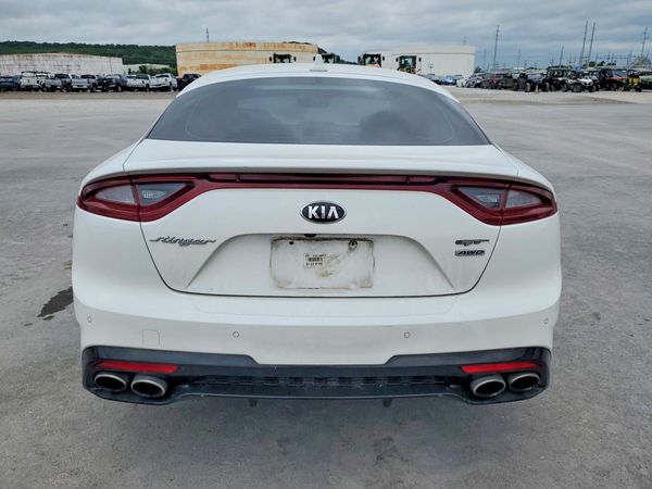 2019 KIA STINGER