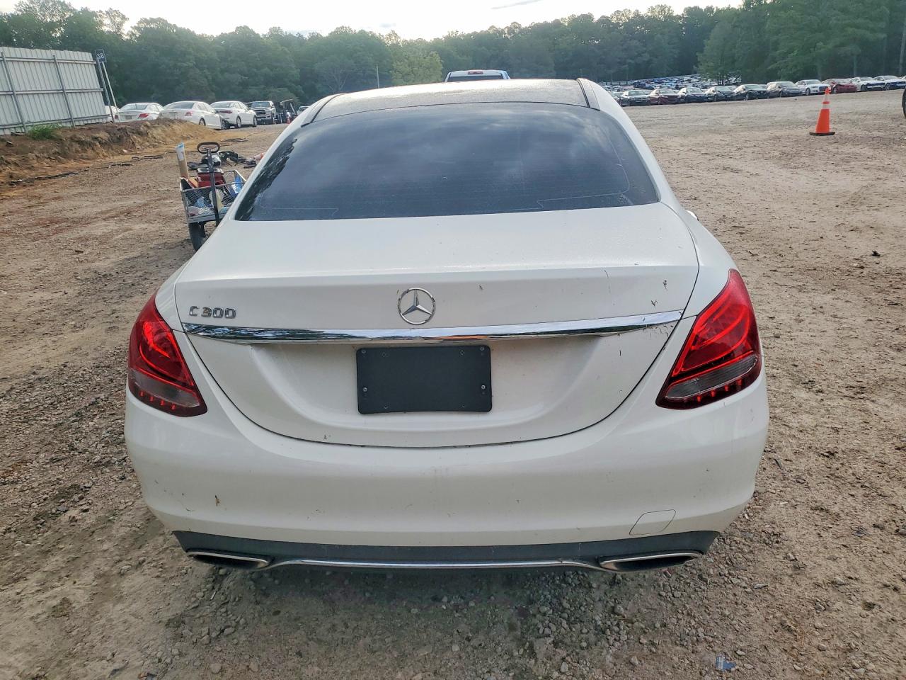 2016 MERCEDES-BENZ C C300