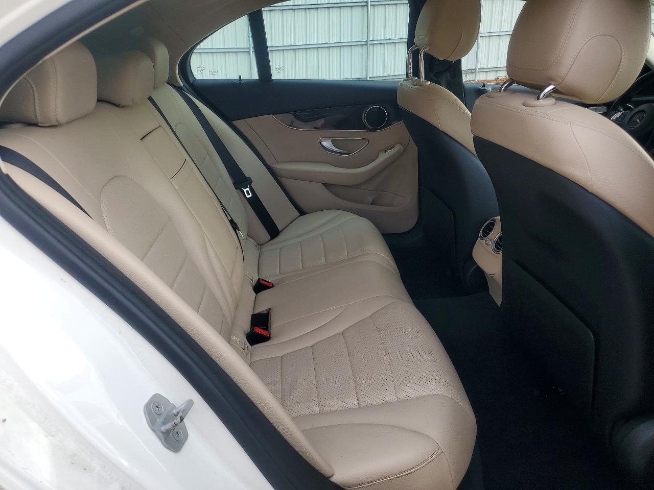 2016 MERCEDES-BENZ C C300