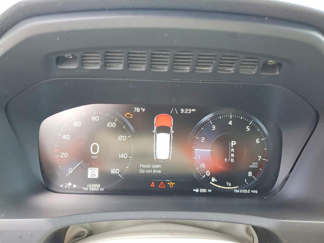 2021 VOLVO XC90 Momentum