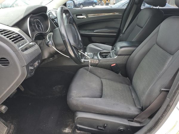 2019 CHRYSLER 300