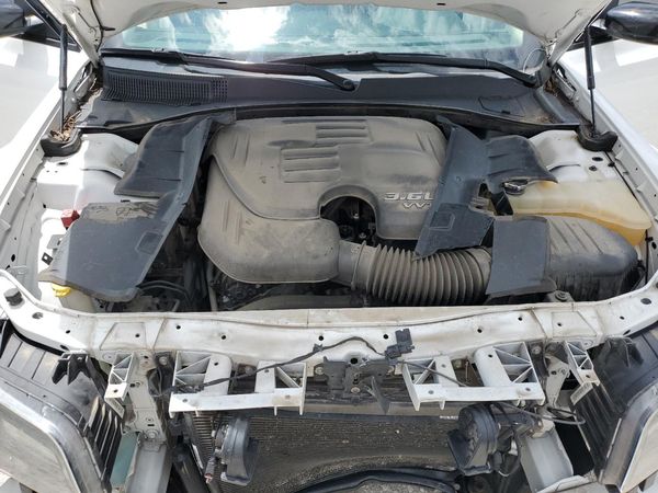 2019 CHRYSLER 300