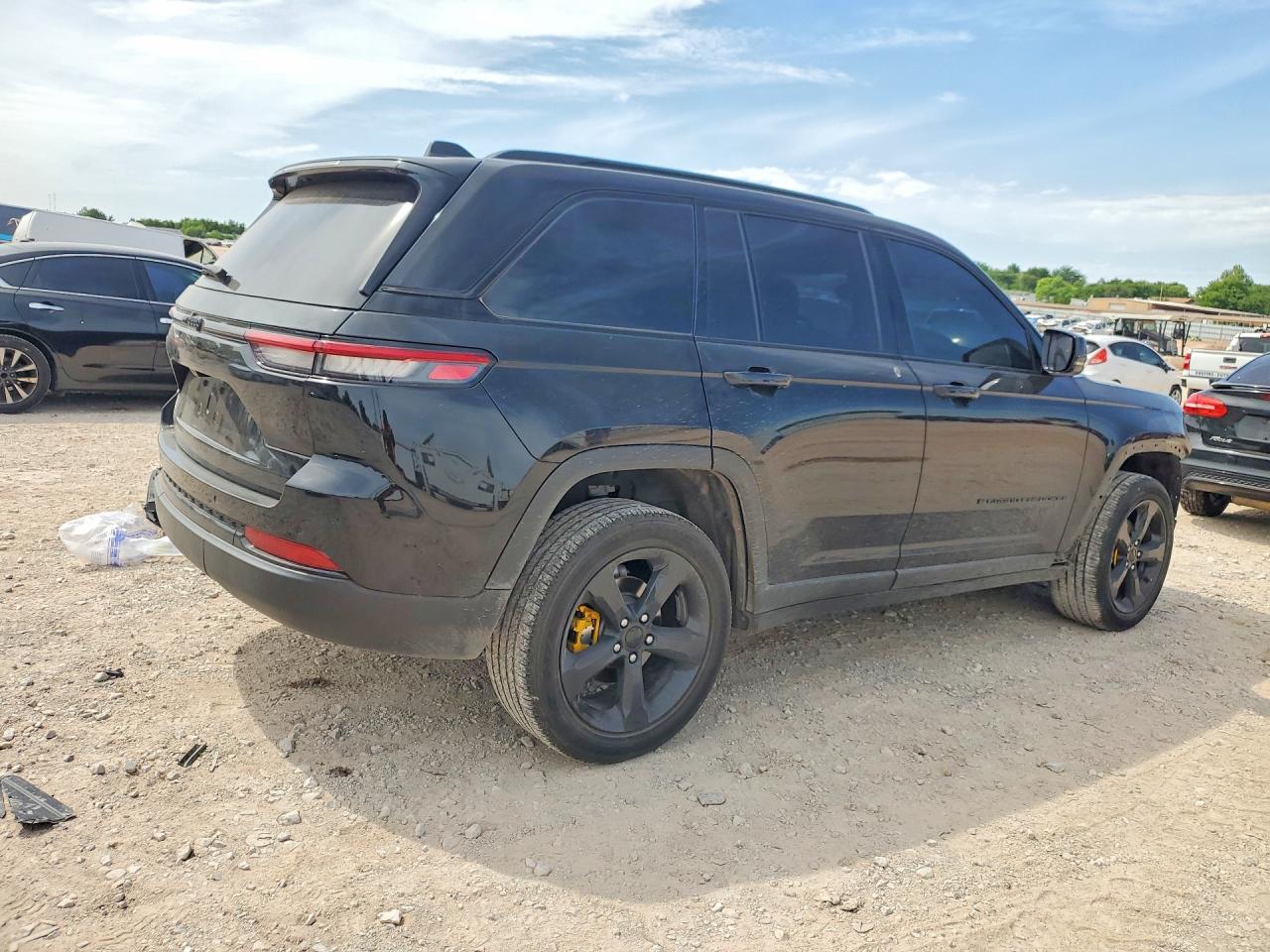 2023 JEEP GRAND CHEROKEE LAREDO 4X2