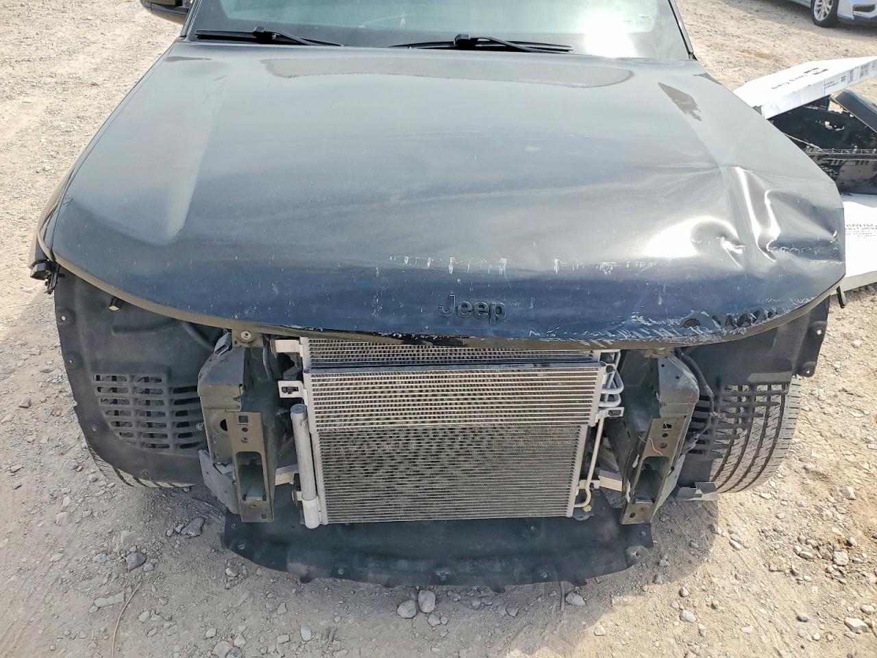 2023 JEEP GRAND CHEROKEE LAREDO 4X2