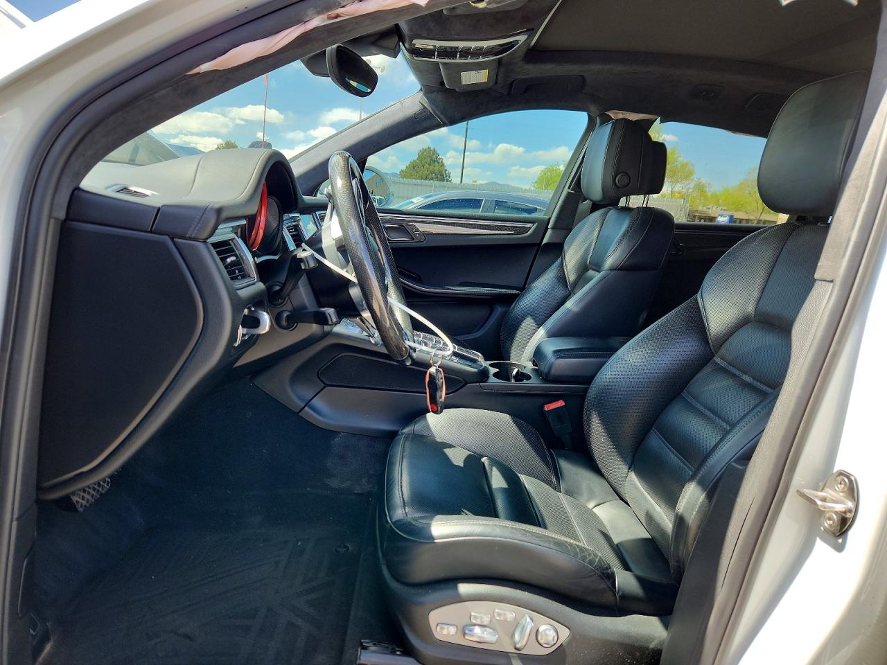 2017 PORSCHE MACAN