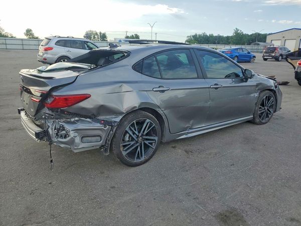 2026 TOYOTA CAMRY