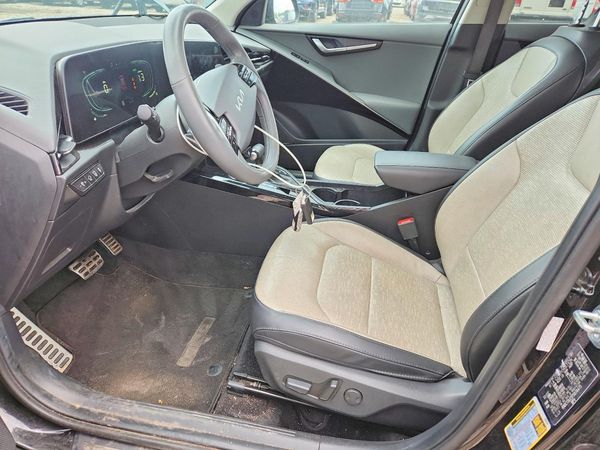 2023 KIA NIRO SX