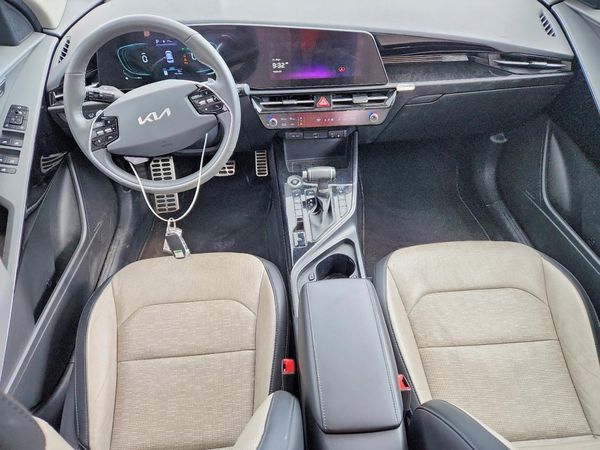 2023 KIA NIRO SX