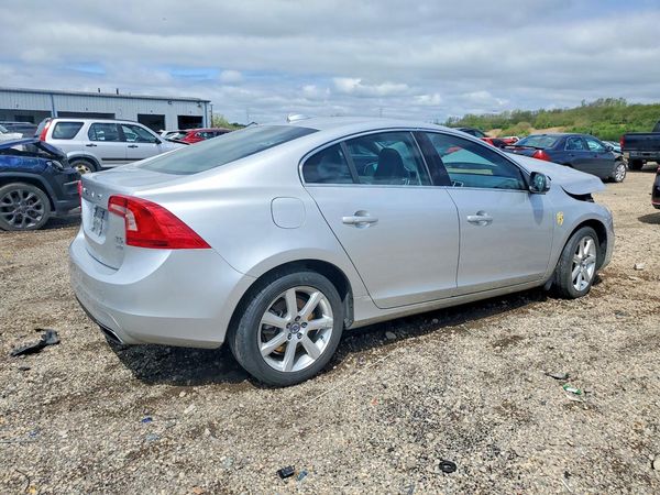 2016 VOLVO S60