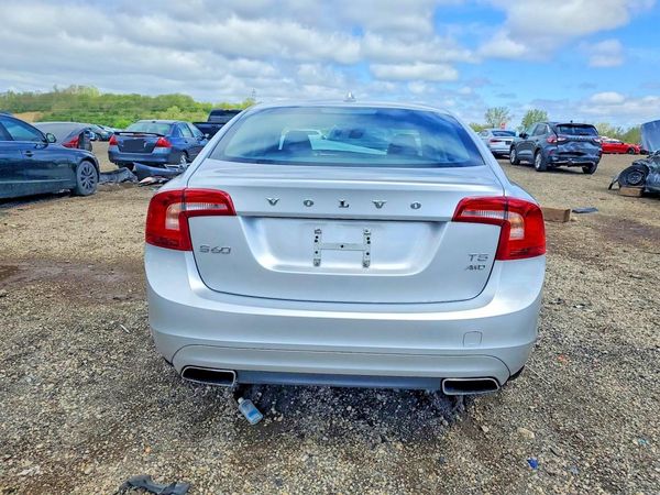 2016 VOLVO S60