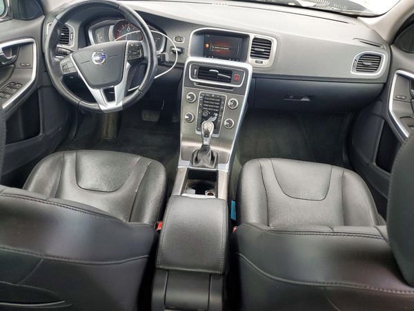 2016 VOLVO S60