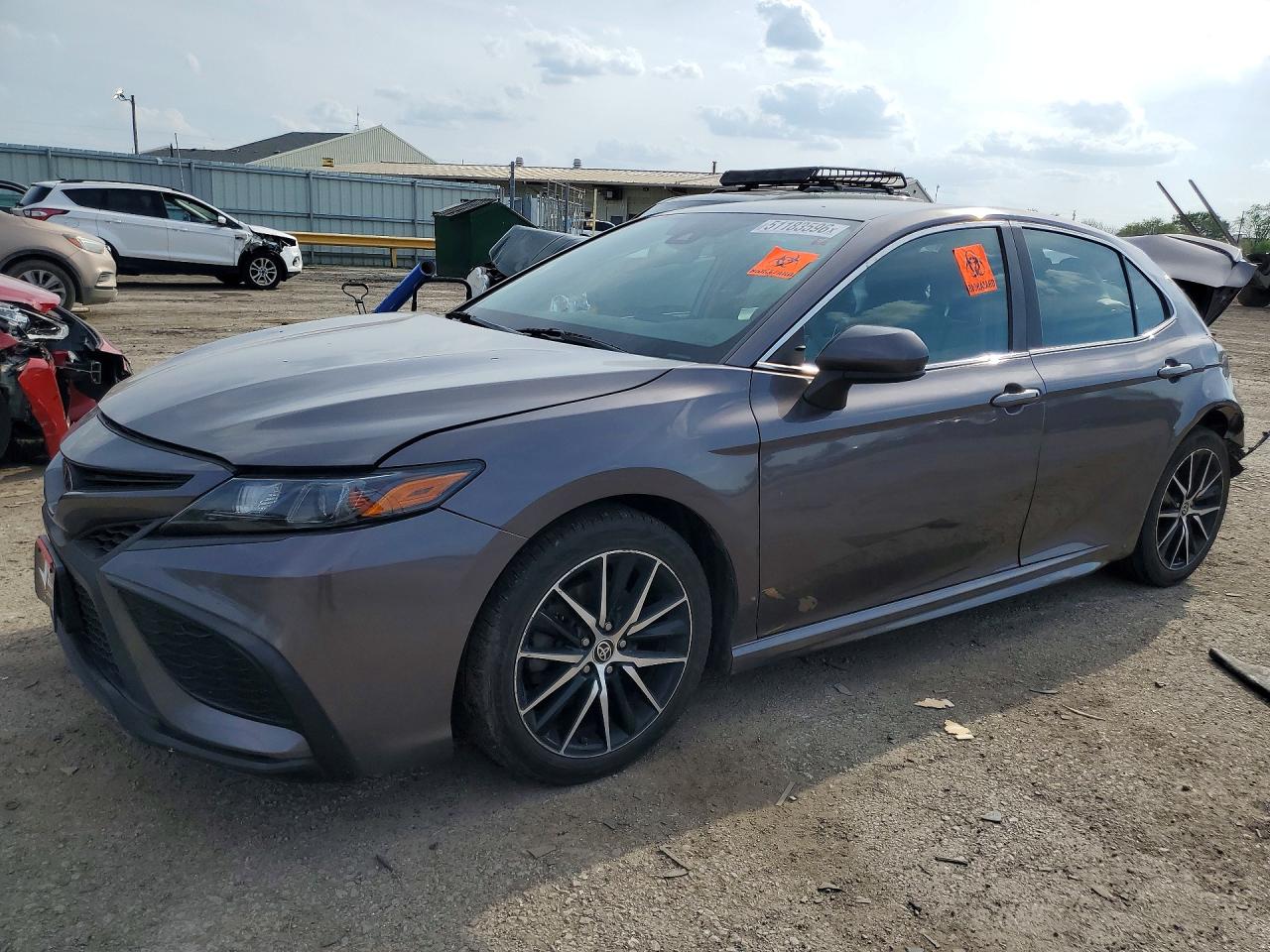 2021 TOYOTA CAMRY SE — Front 3/4