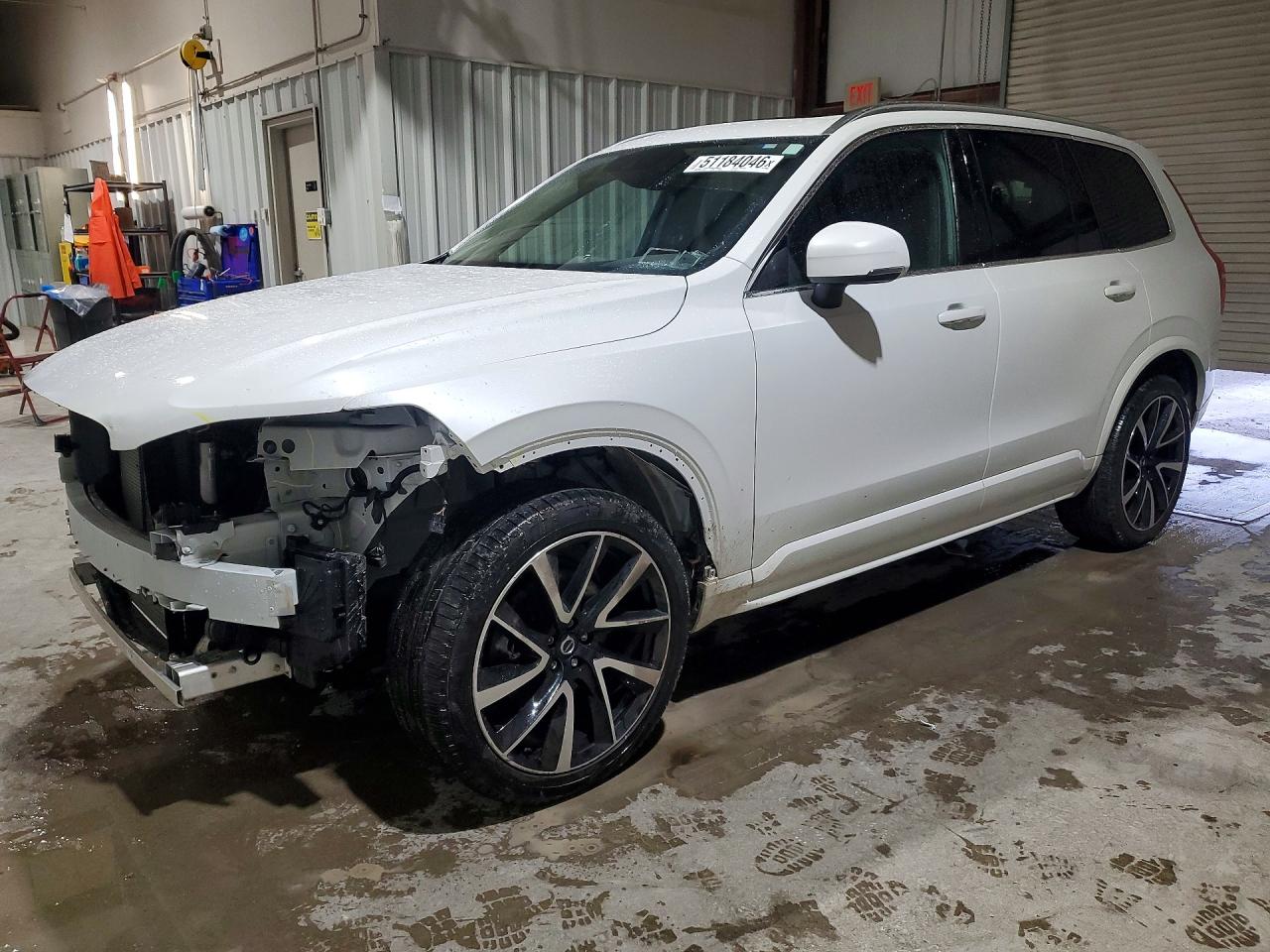 2022 VOLVO XC90