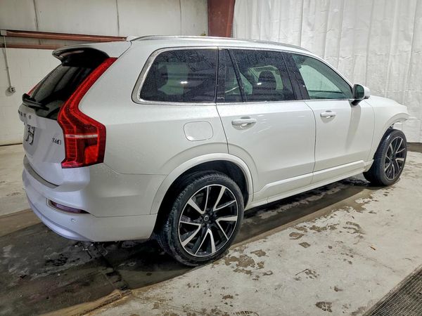 2022 VOLVO XC90