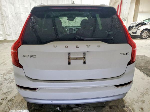 2022 VOLVO XC90