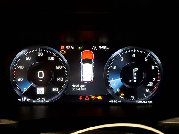 2022 VOLVO XC90