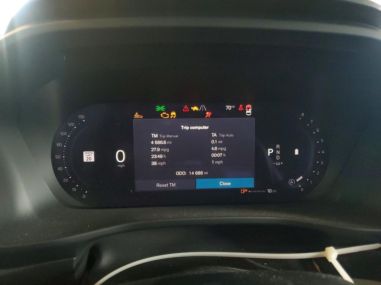2025 VOLVO XC40 Plus Bright