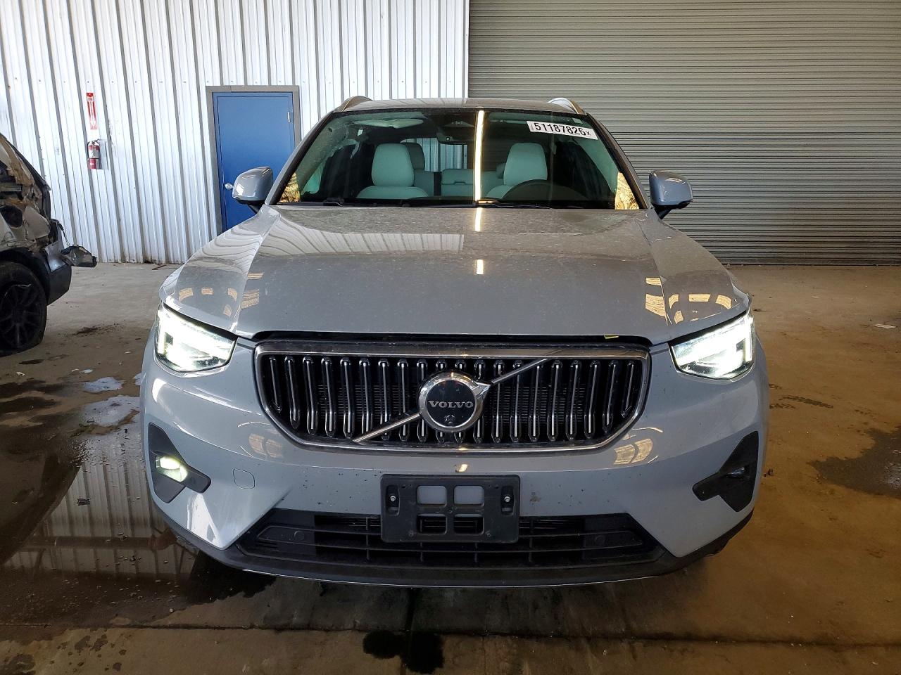 2025 VOLVO XC40 Plus Bright