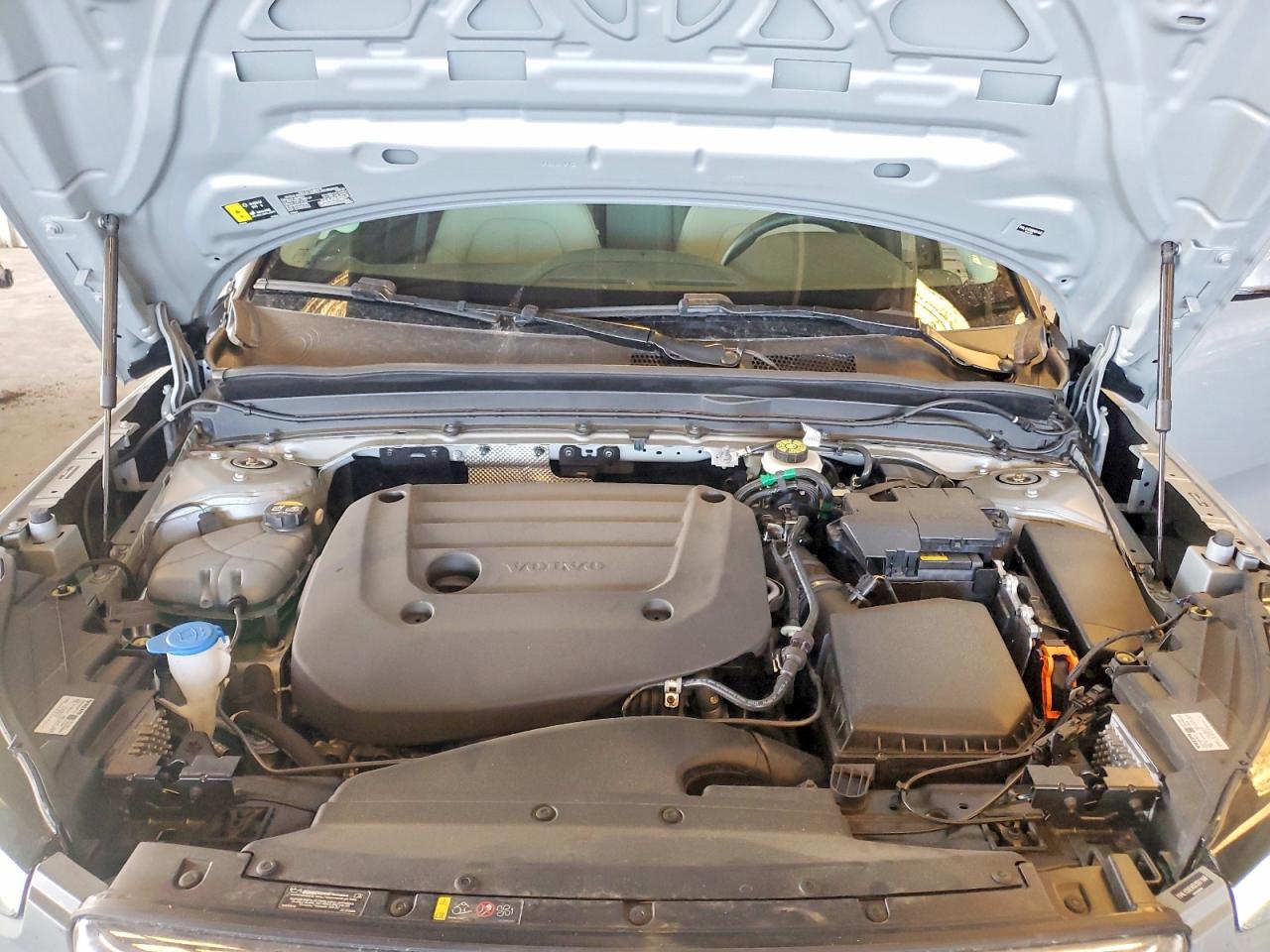 2025 VOLVO XC40 Plus Bright
