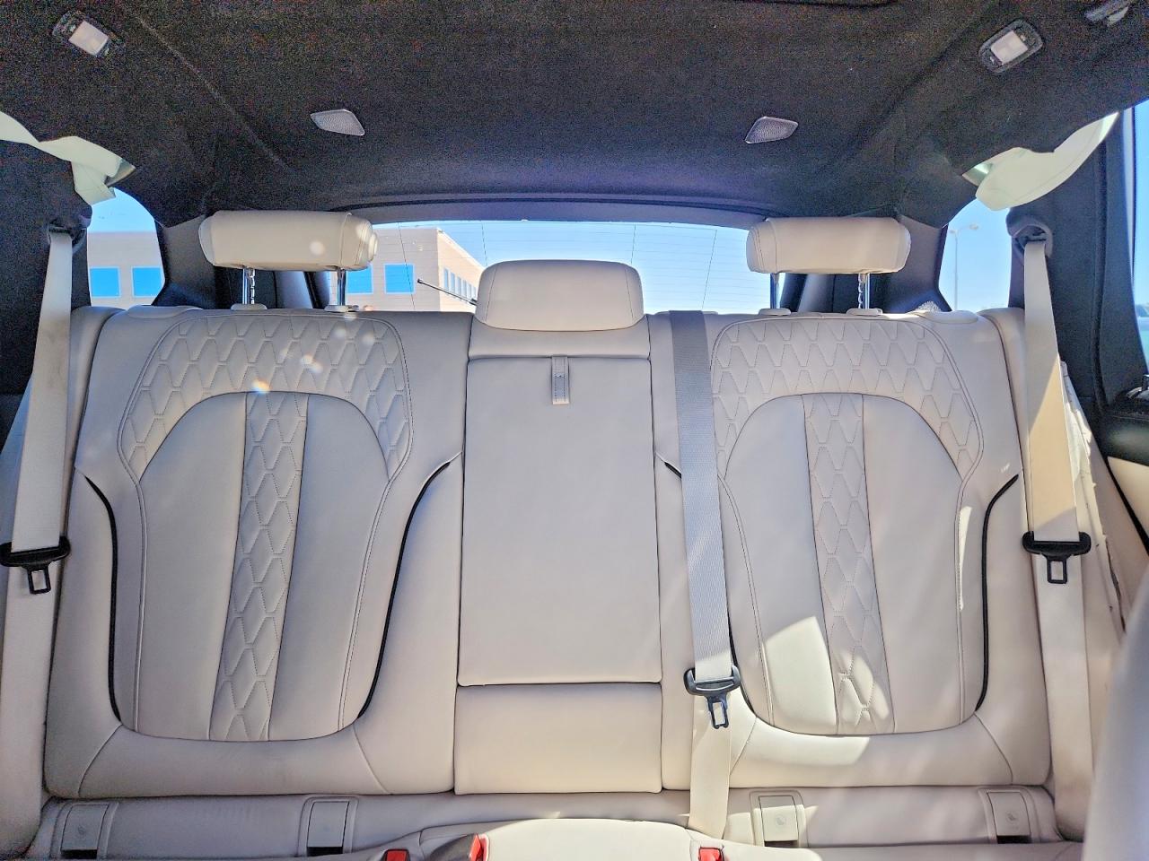 2021 BMW X5 M50i