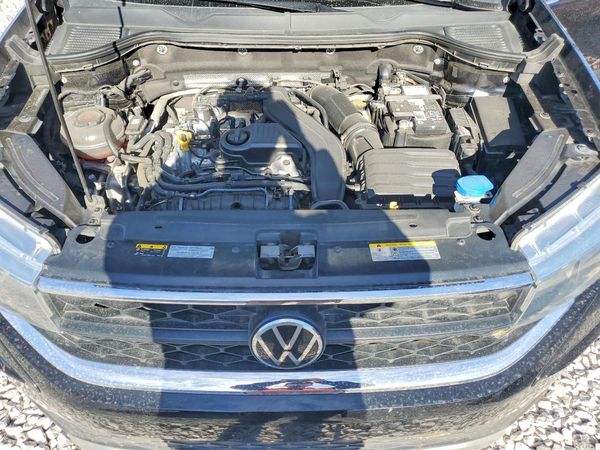 2024 VOLKSWAGEN TAOS S 4MO SE — Engine bay